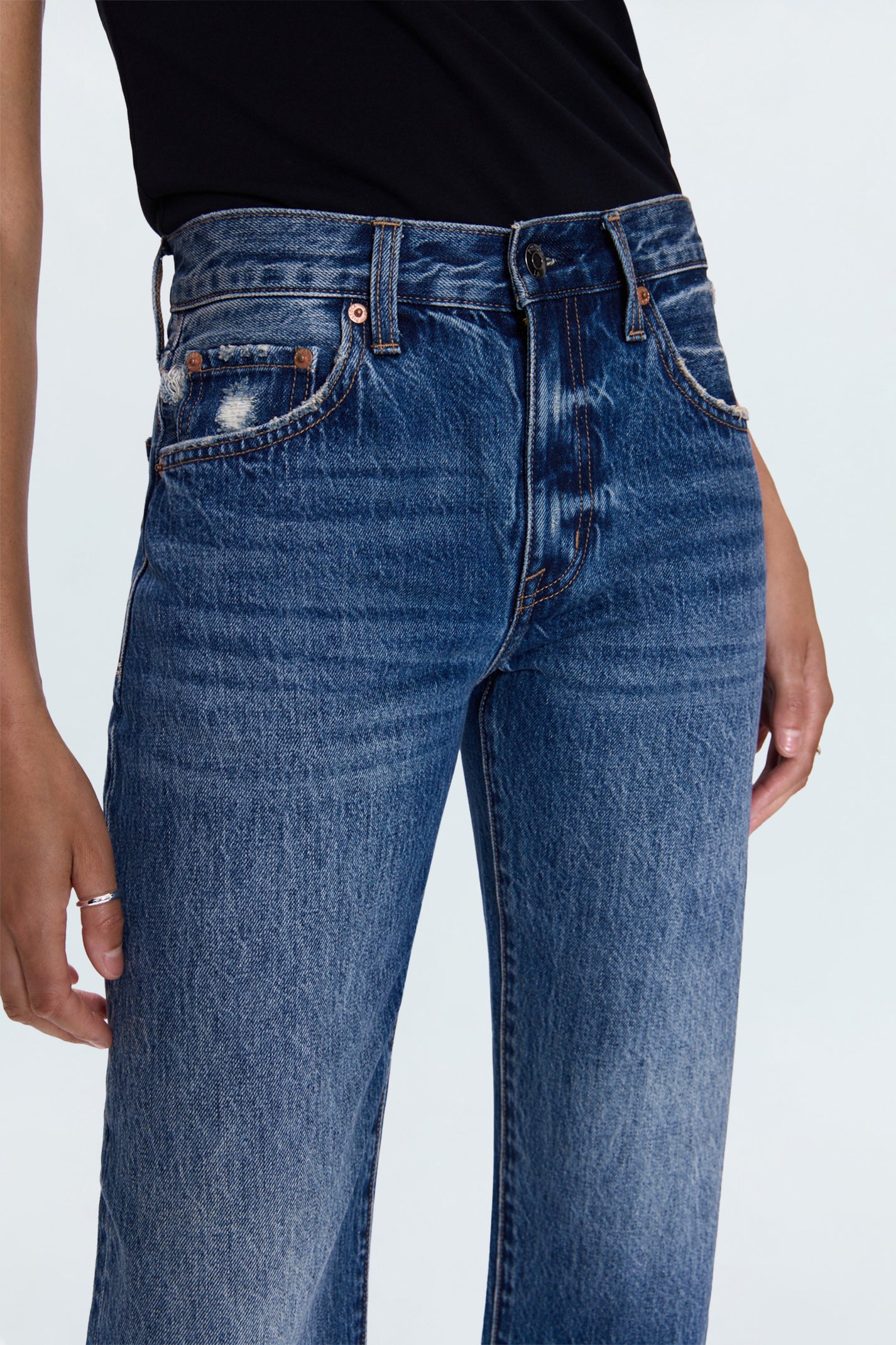 Lexi Mid-Rise Bowed Straight
