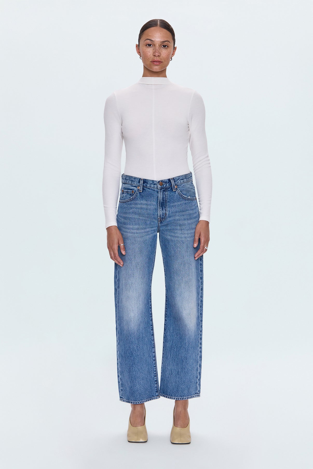 Lexi Mid-Rise Bowed Straight Jean Blush