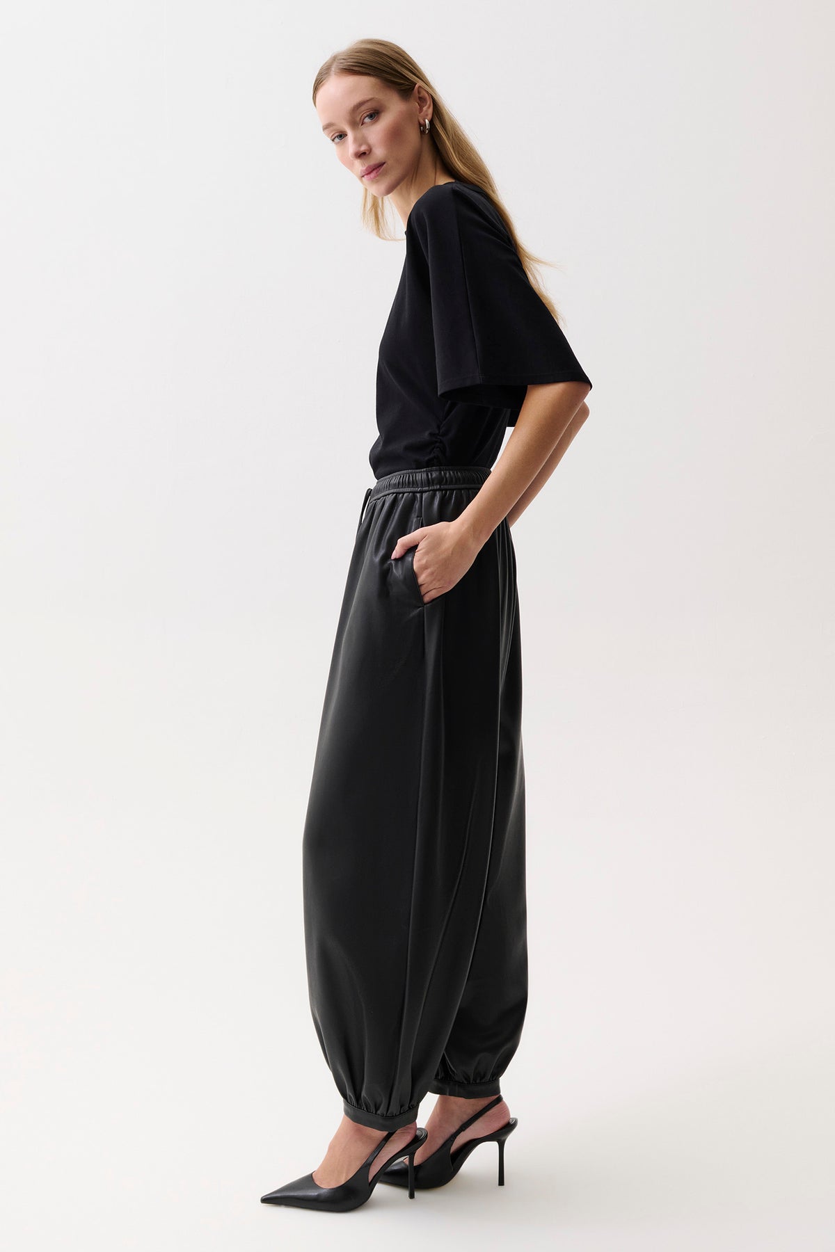 Freya Pull On Harem Pant - Black