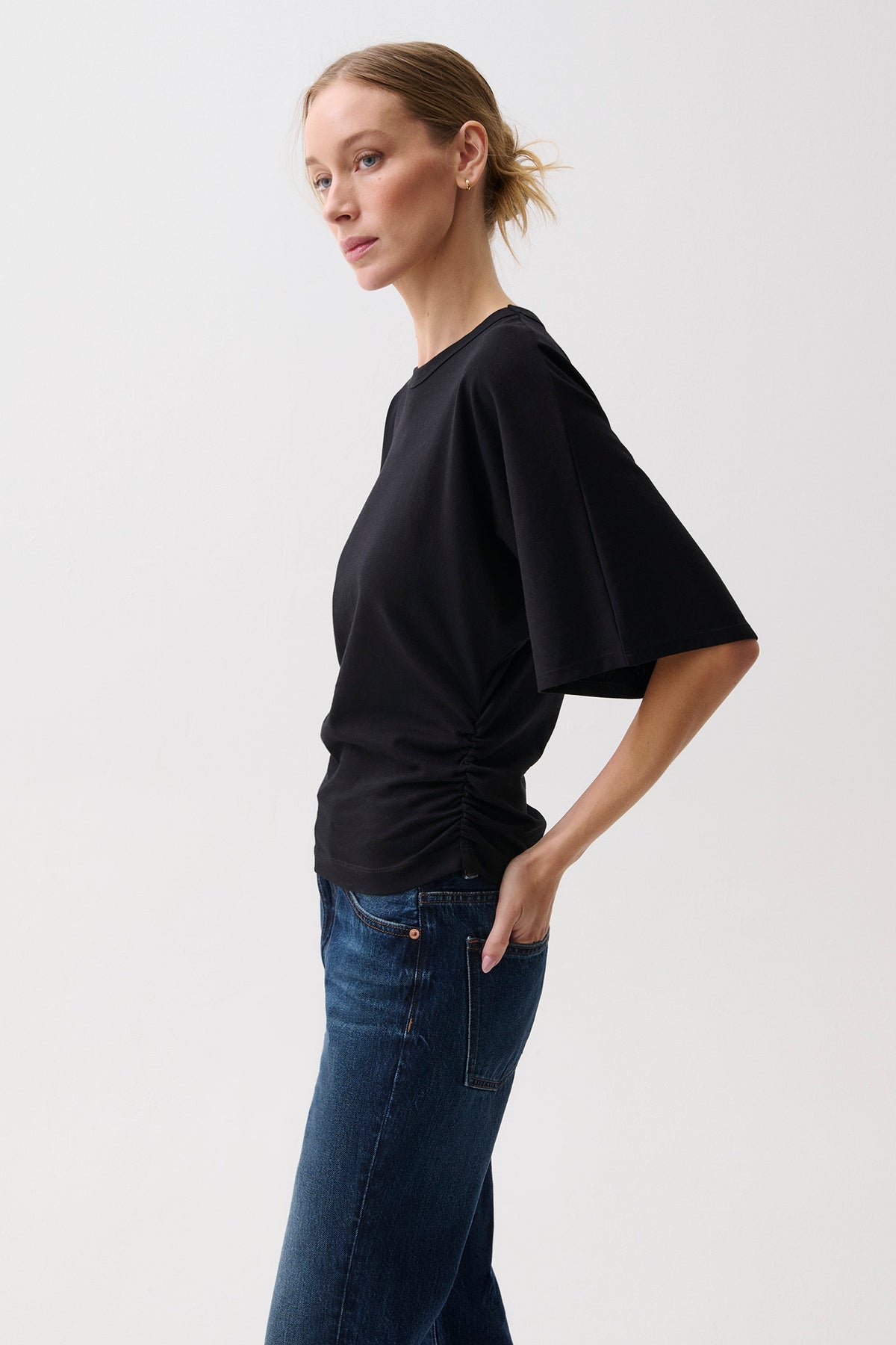 Veronica Sleeve Fitted Tee - Noir