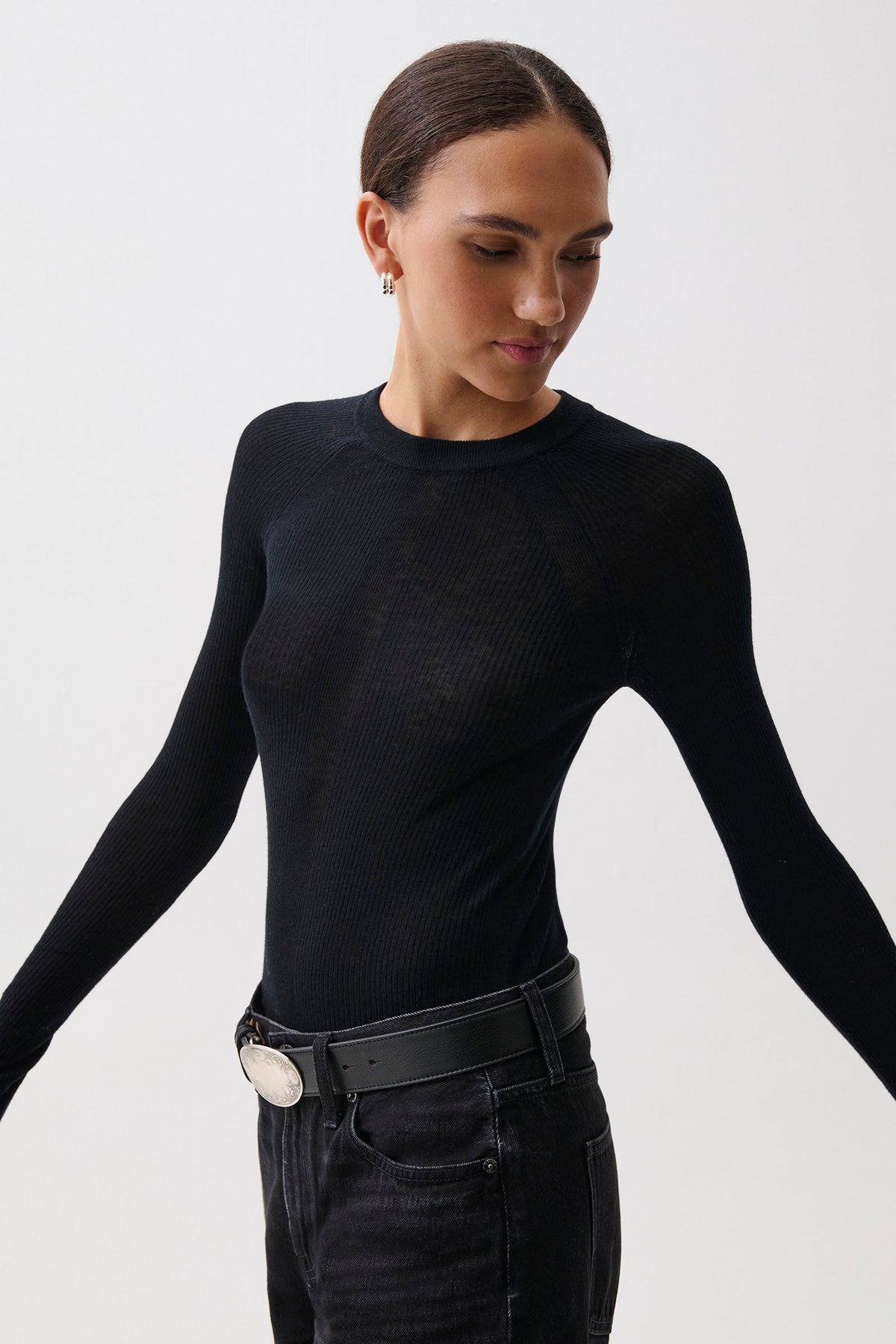 Juno Featherweight Sweater - Black