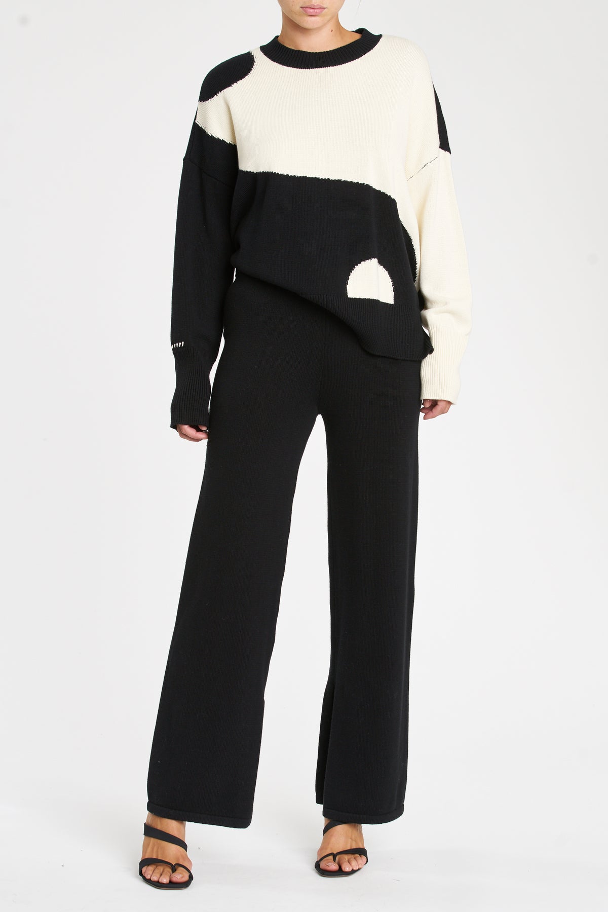Darya No Pocket Crewneck Pullover - Yin Yang