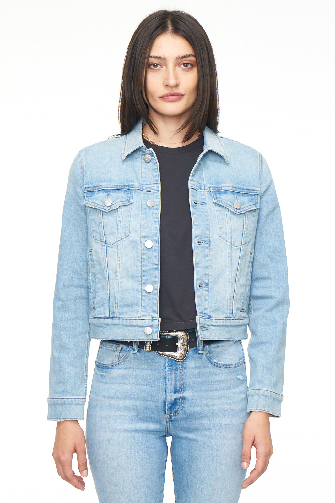 10 Denim Jacket Outfits - How to Wear a Denim Jacket